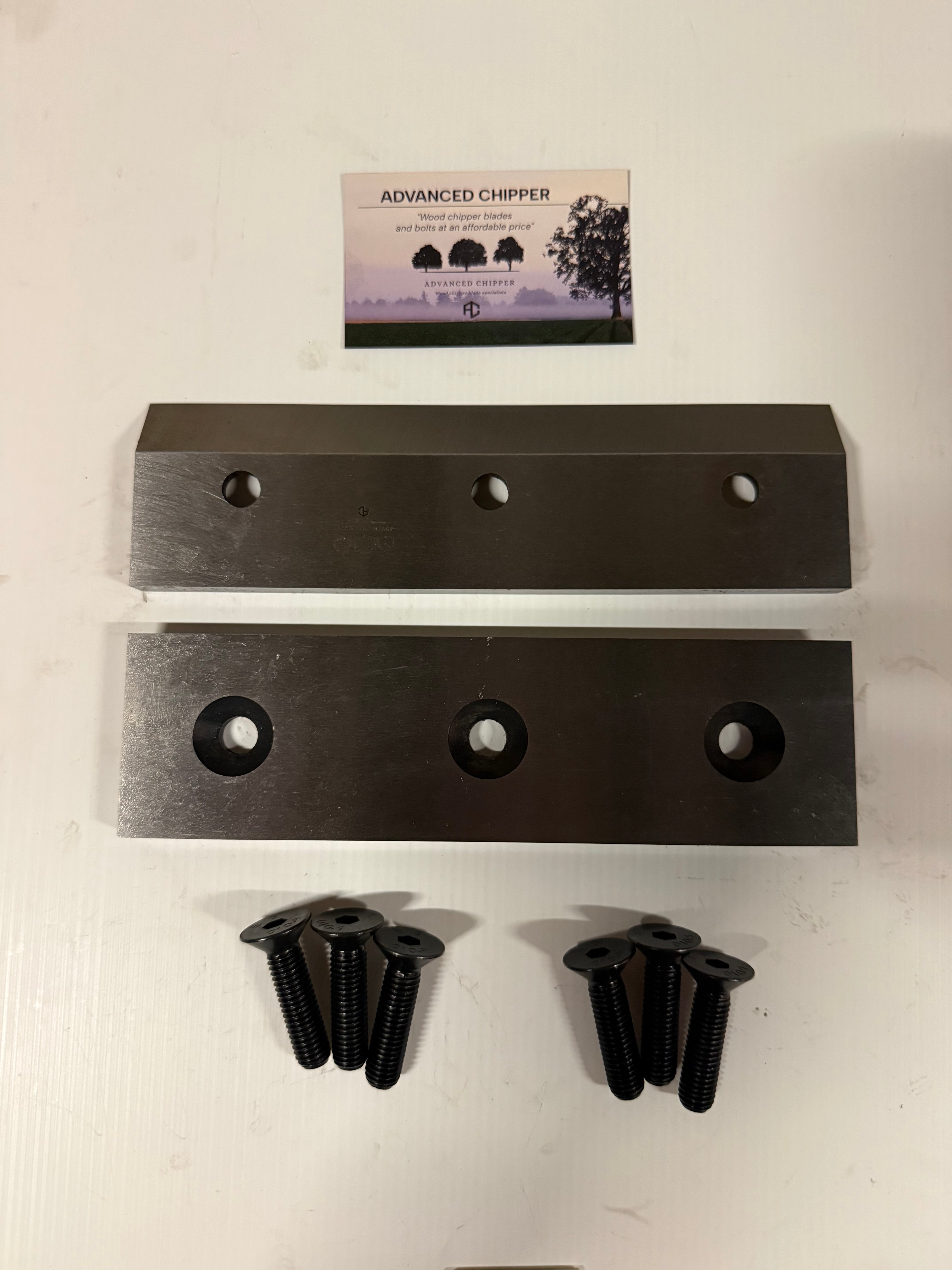 Chipper blades to fit JCB 15HP machines + Fitting Bolts  (BRAND NEW SET)