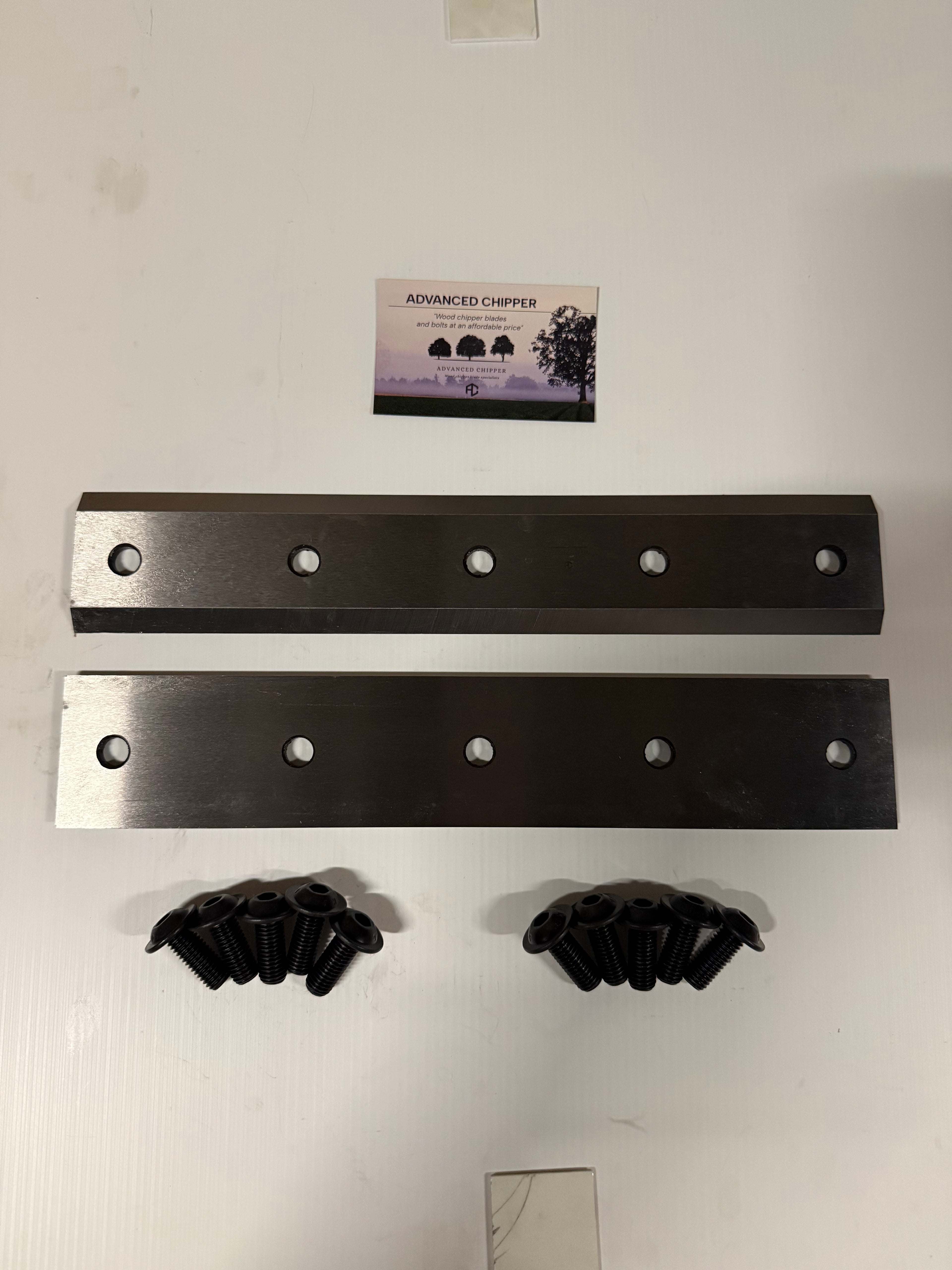 Chipper blades to fit FM18DD machine + Fitting Bolts  (BRAND NEW SET)