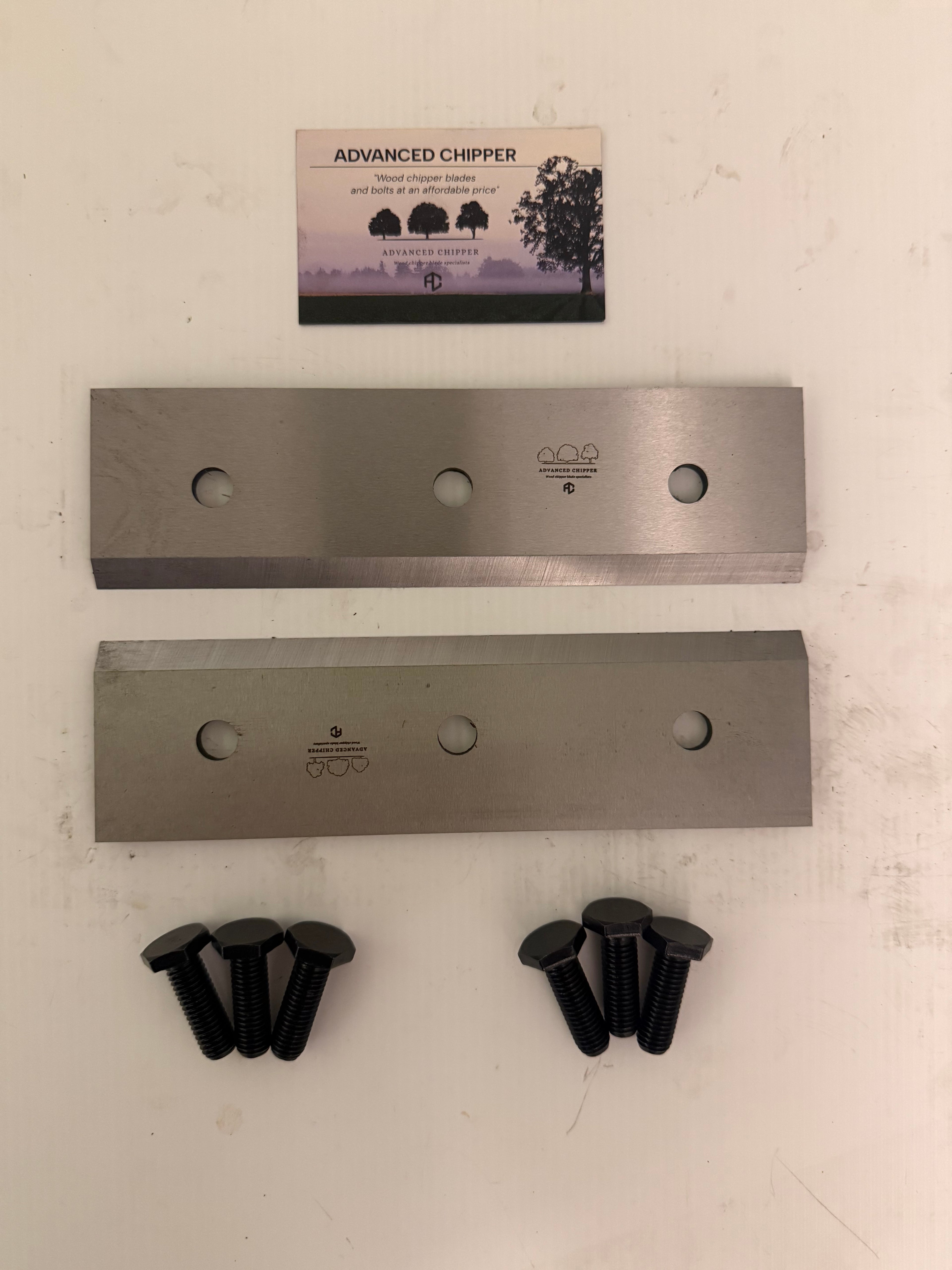 Chipper blades to fit GTM GTS900 machine + Fitting Bolts  (BRAND NEW SET)