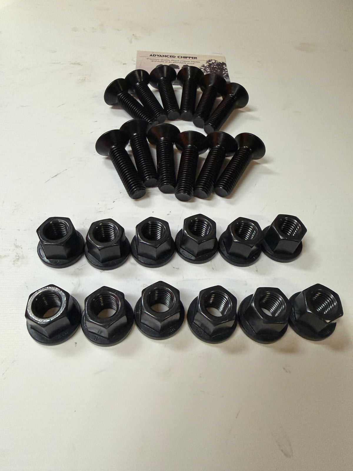 Chipper blade Bolt Pack to fit Lindana TP200 machine (12 Fitting Bolts)